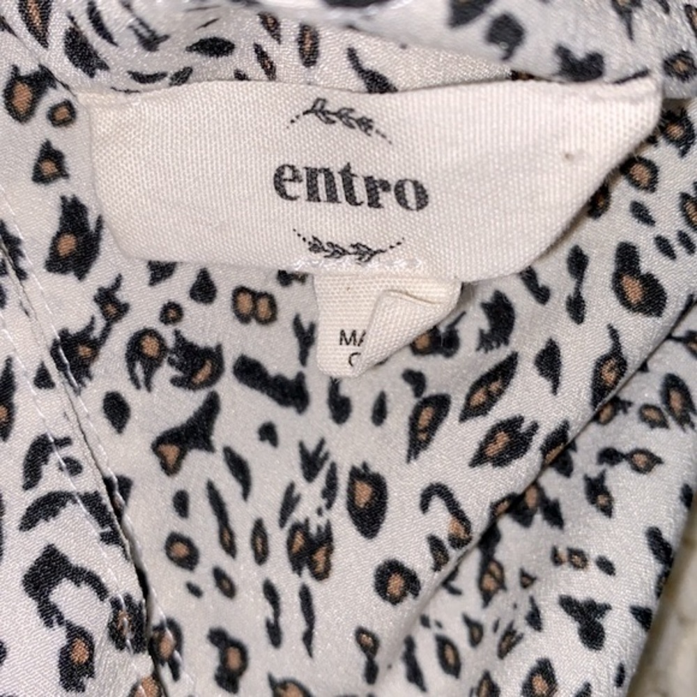 Entro leopard print top size large - Picture 4 of 7